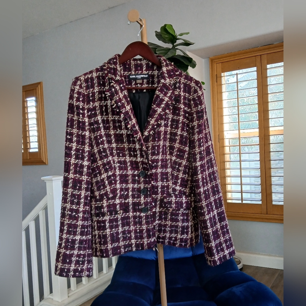 Karl Lagerfeld Paris Tweed Jacket/Skirt Matching Set. Jacket (14) Skirt (12)